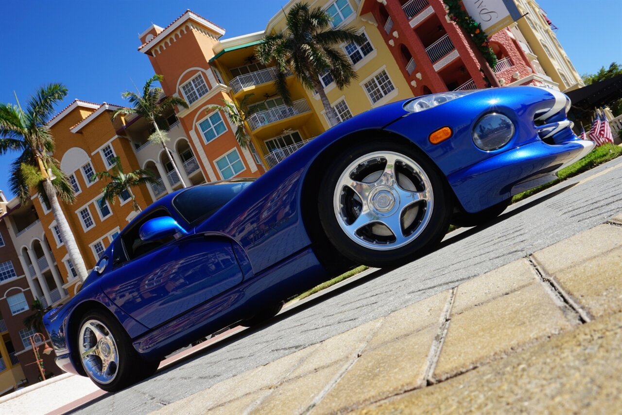 1997 Dodge Viper GTS   - Photo 31 - Naples, FL 34104