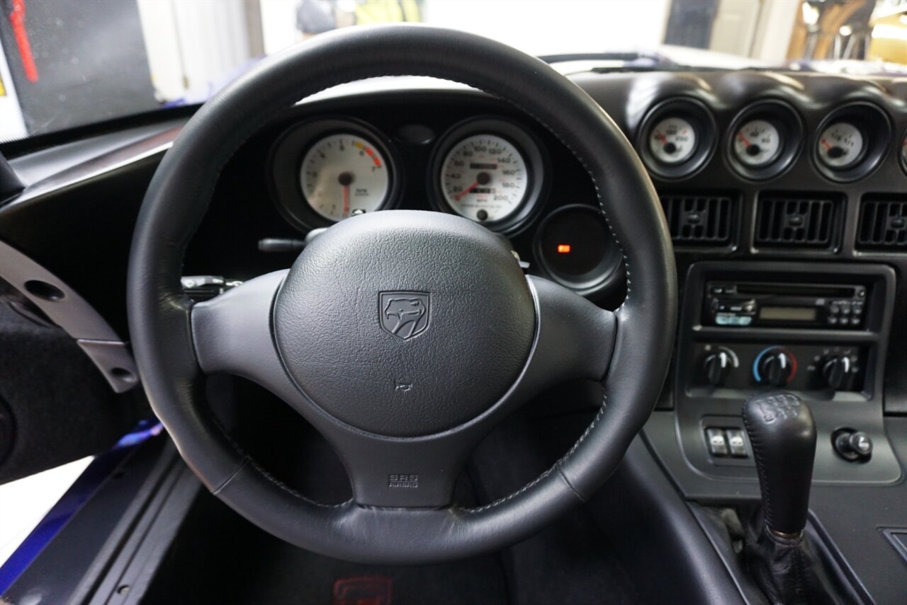 1997 Dodge Viper GTS   - Photo 12 - Naples, FL 34104