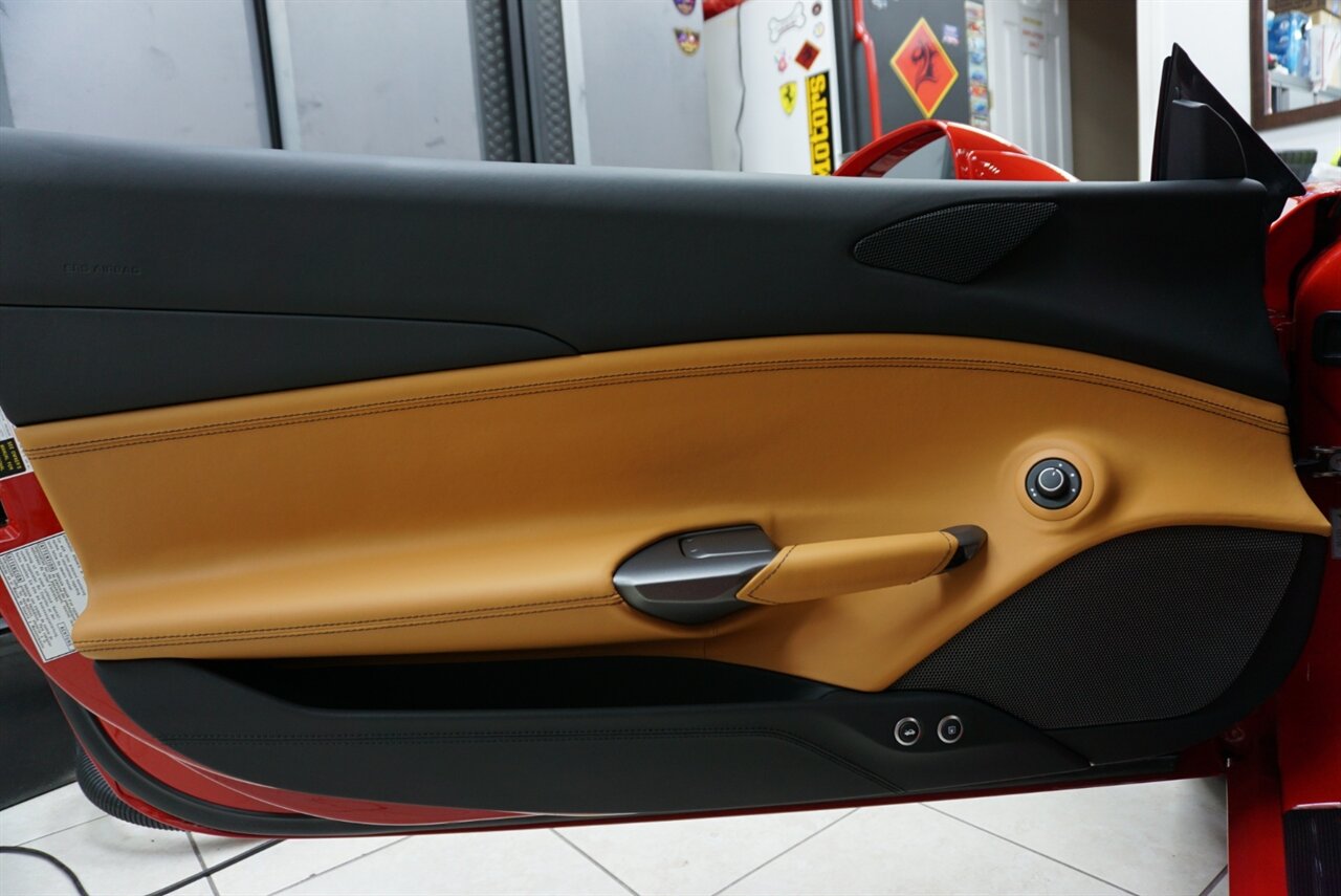 2018 Ferrari 488 GTB   - Photo 10 - Naples, FL 34104