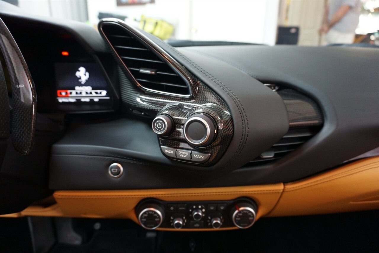 2018 Ferrari 488 GTB   - Photo 13 - Naples, FL 34104