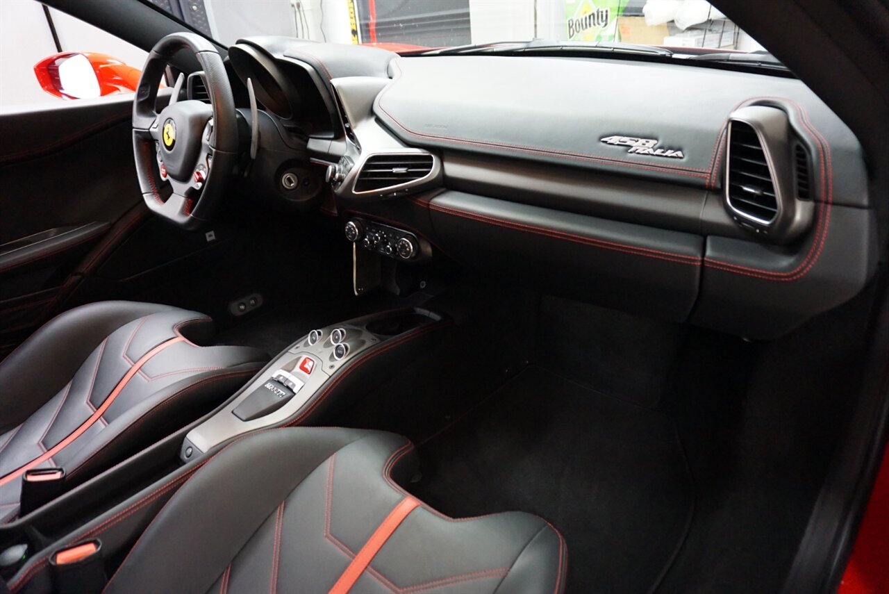 2013 Ferrari 458 Italia - Photo 19 - Naples, FL 34104