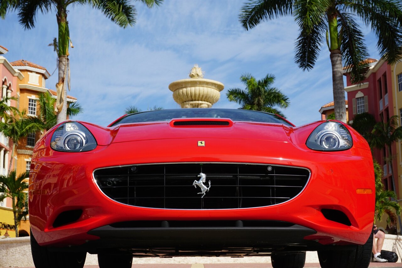 2014 Ferrari California   - Photo 27 - Naples, FL 34104