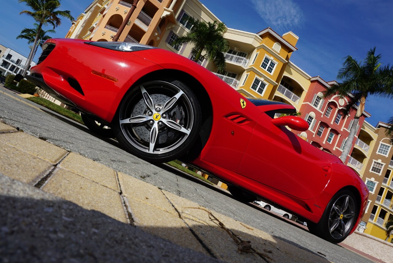 2014 Ferrari California   - Photo 57 - Naples, FL 34104