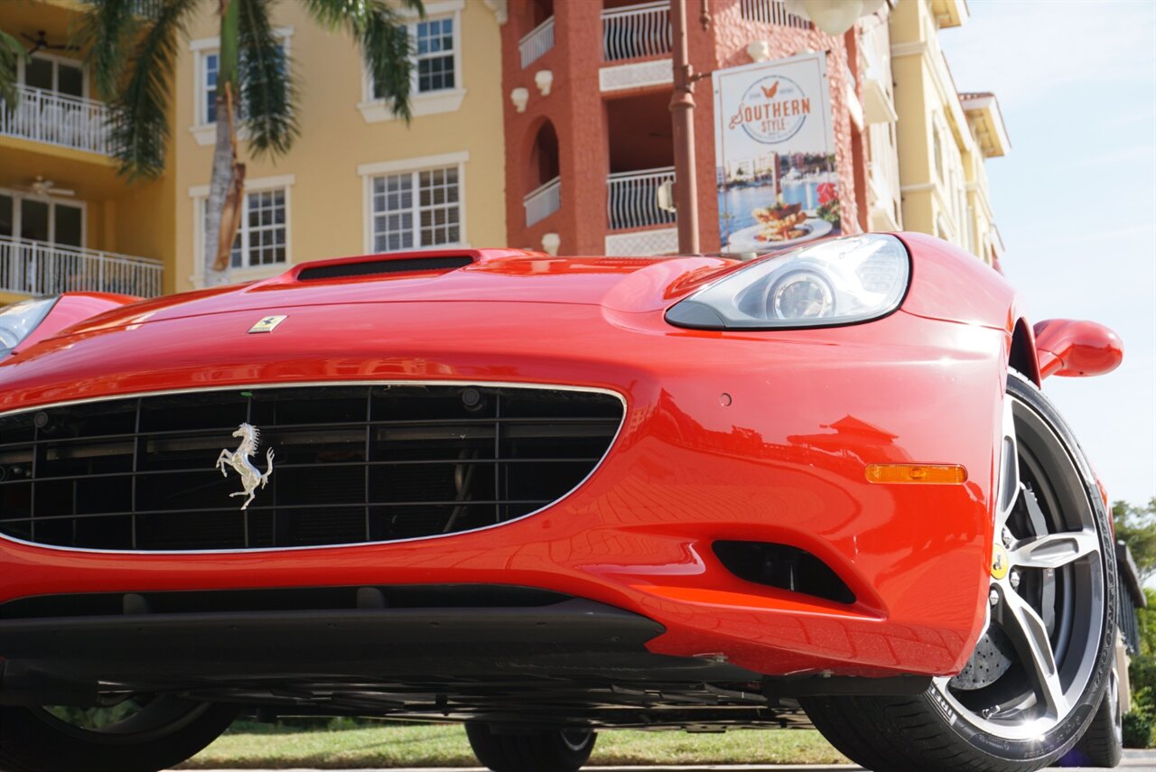 2014 Ferrari California   - Photo 28 - Naples, FL 34104