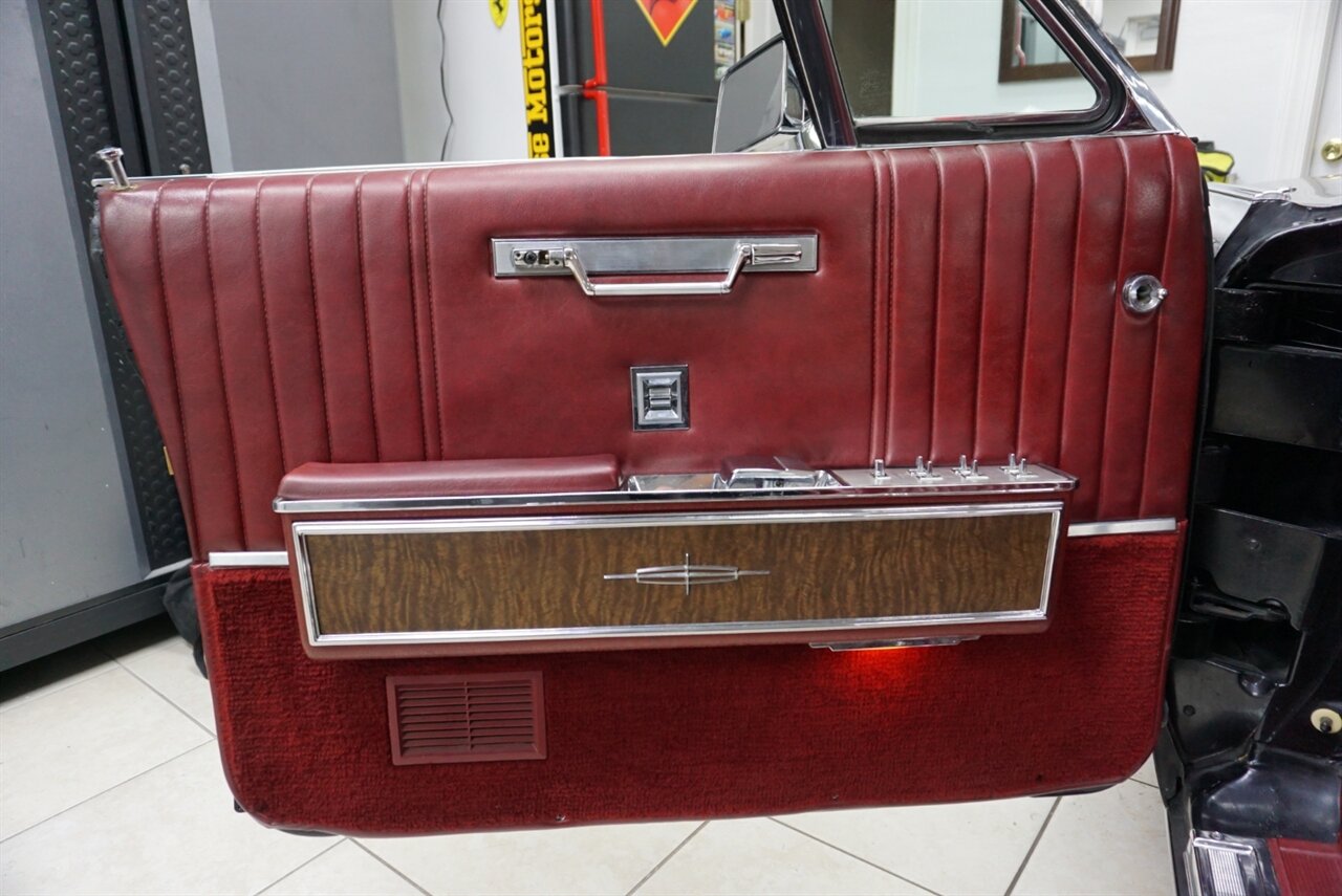 1967 Lincoln Continental Convertible   - Photo 10 - Naples, FL 34104