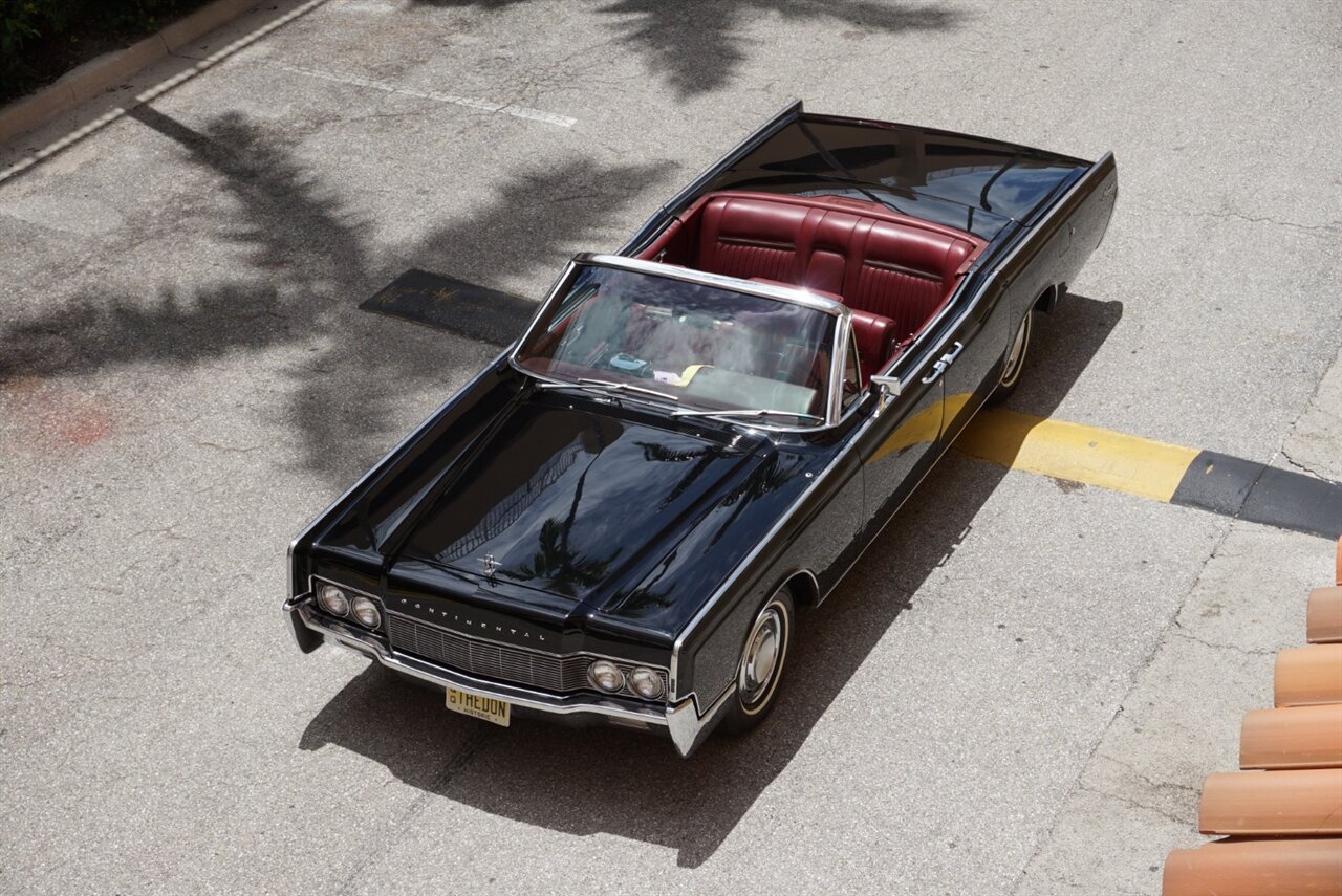 1967 Lincoln Continental Convertible   - Photo 60 - Naples, FL 34104