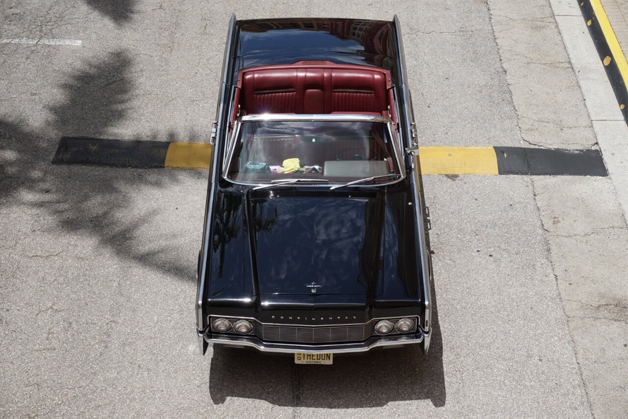 1967 Lincoln Continental Convertible   - Photo 58 - Naples, FL 34104