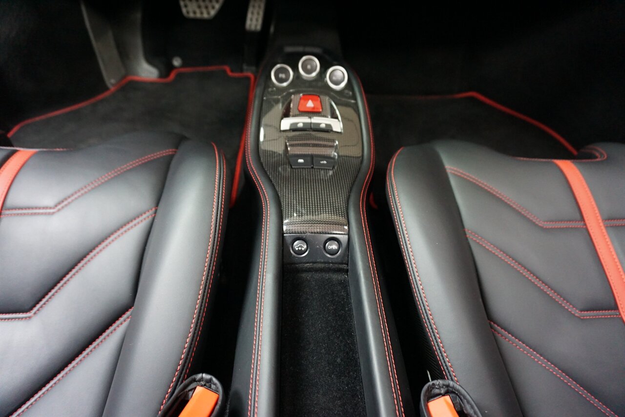 2013 Ferrari 458 Spider   - Photo 18 - Naples, FL 34104