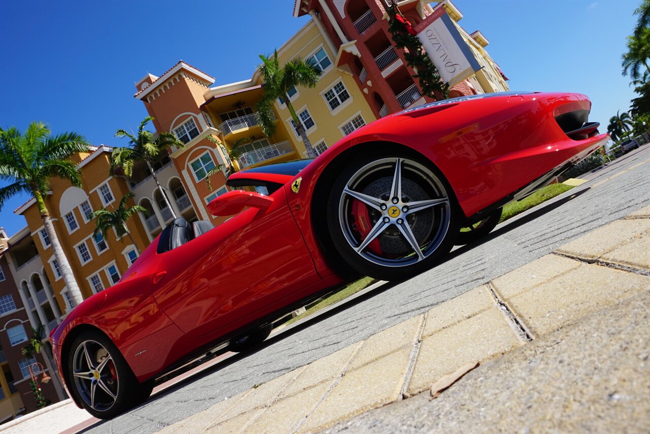 2013 Ferrari 458 Spider   - Photo 37 - Naples, FL 34104