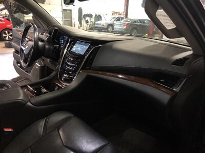 2017 Cadillac Escalade Premium Luxury   - Photo 21 - Saint Louis, MI 48880-9800