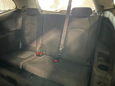 2014 Chevrolet Traverse LT   - Photo 17 - Saint Louis, MI 48880-9800