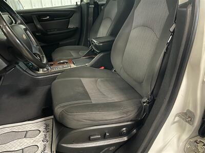 2014 Chevrolet Traverse LT   - Photo 15 - Saint Louis, MI 48880-9800