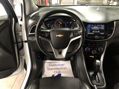 2020 Chevrolet Trax LT   - Photo 8 - Saint Louis, MI 48880-9800