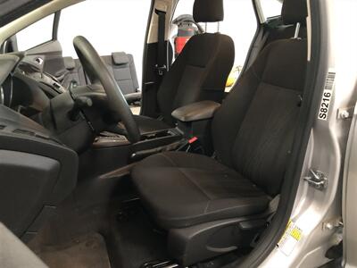 2017 Ford Focus SE   - Photo 16 - Saint Louis, MI 48880-9800