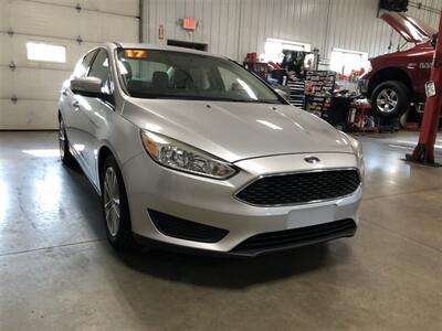 2017 Ford Focus SE   - Photo 4 - Saint Louis, MI 48880-9800