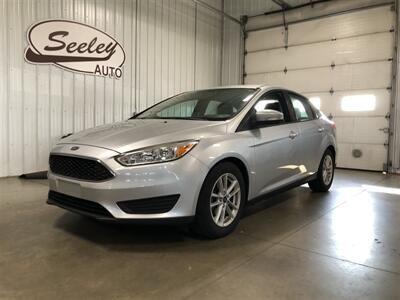 2017 Ford Focus SE   - Photo 2 - Saint Louis, MI 48880-9800