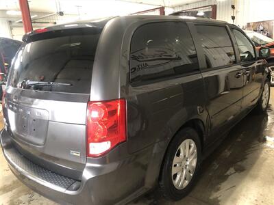 2015 Dodge Grand Caravan SE   - Photo 4 - Saint Louis, MI 48880-9800