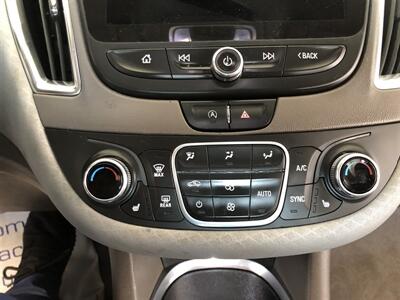 2020 Chevrolet Malibu LT   - Photo 13 - Saint Louis, MI 48880-9800