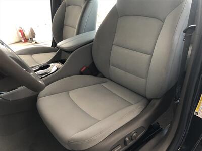 2020 Chevrolet Malibu LT   - Photo 14 - Saint Louis, MI 48880-9800
