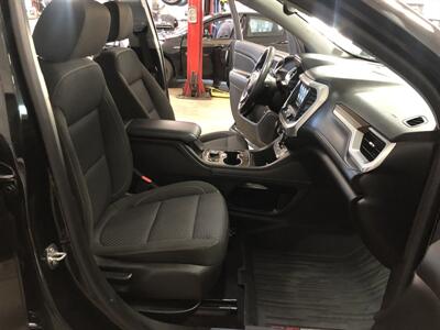 2021 GMC Acadia SLE   - Photo 18 - Saint Louis, MI 48880-9800