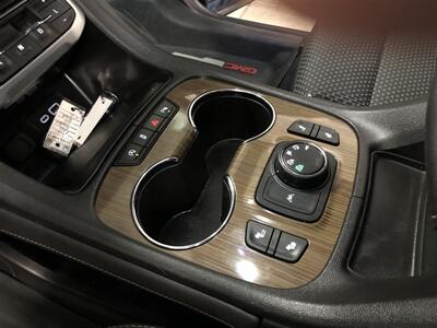2021 GMC Acadia SLE   - Photo 12 - Saint Louis, MI 48880-9800