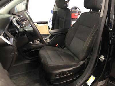 2021 GMC Acadia SLE   - Photo 15 - Saint Louis, MI 48880-9800