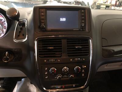 2019 Dodge Grand Caravan SE   - Photo 8 - Saint Louis, MI 48880-9800