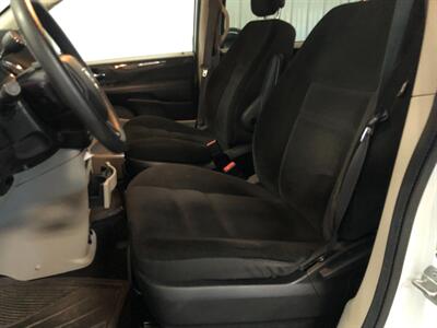2019 Dodge Grand Caravan SE   - Photo 14 - Saint Louis, MI 48880-9800