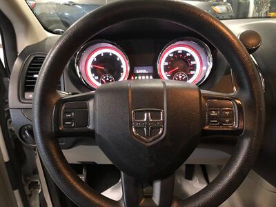 2019 Dodge Grand Caravan SE   - Photo 7 - Saint Louis, MI 48880-9800