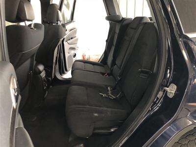 2012 Jeep Grand Cherokee Laredo   - Photo 15 - Saint Louis, MI 48880-9800