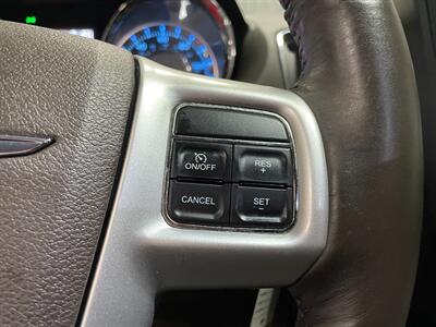 2014 Chrysler Town and Country Limited - Photo 11 - Saint Louis, MI 48880-9800