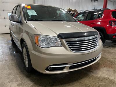 2014 Chrysler Town and Country Limited - Photo 4 - Saint Louis, MI 48880-9800