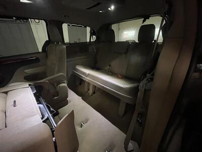 2014 Chrysler Town and Country Limited - Photo 17 - Saint Louis, MI 48880-9800