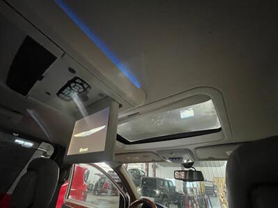 2014 Chrysler Town and Country Limited - Photo 21 - Saint Louis, MI 48880-9800