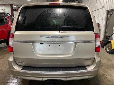 2014 Chrysler Town and Country Limited - Photo 28 - Saint Louis, MI 48880-9800