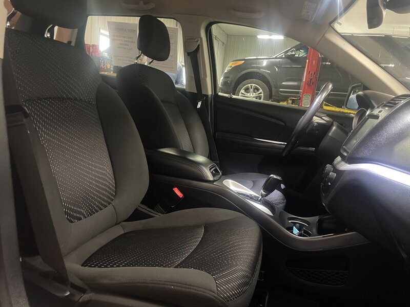 2018 Dodge Journey SXT - Photo 17 - Saint Louis, MI 48880-9800