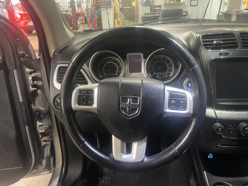 2018 Dodge Journey SXT - Photo 8 - Saint Louis, MI 48880-9800