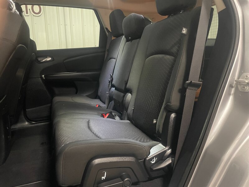 2018 Dodge Journey SXT - Photo 16 - Saint Louis, MI 48880-9800