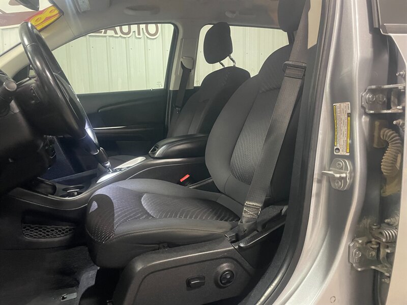 2018 Dodge Journey SXT - Photo 15 - Saint Louis, MI 48880-9800