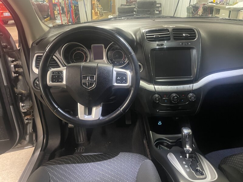 2018 Dodge Journey SXT - Photo 7 - Saint Louis, MI 48880-9800