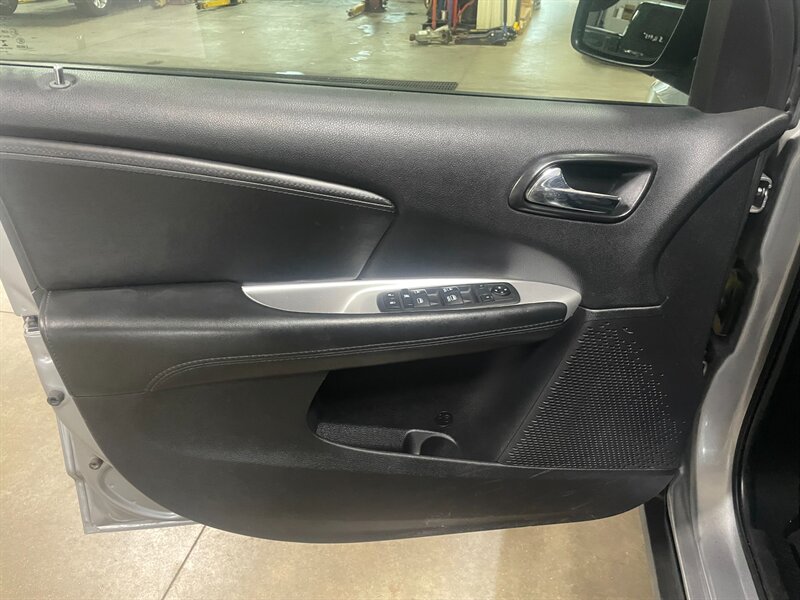 2018 Dodge Journey SXT - Photo 20 - Saint Louis, MI 48880-9800