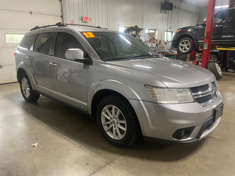 2018 Dodge Journey SXT - Photo 4 - Saint Louis, MI 48880-9800