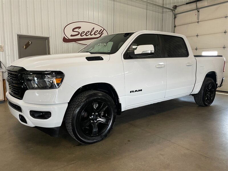 2020 RAM 1500 Big Horn/Lone Star 4x4 Crew Cab 5'7's photo