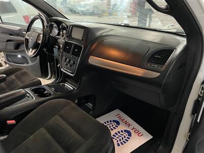 2017 Dodge Grand Caravan SE   - Photo 22 - Saint Louis, MI 48880-9800