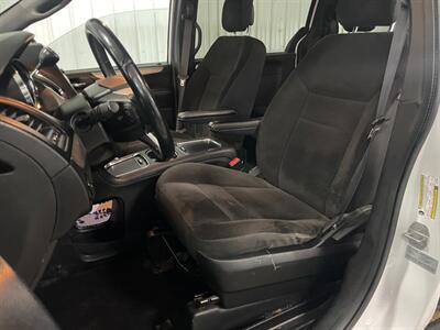 2017 Dodge Grand Caravan SE   - Photo 16 - Saint Louis, MI 48880-9800