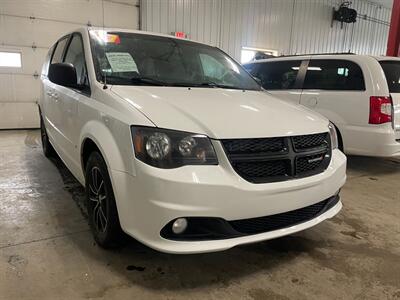 2017 Dodge Grand Caravan SE   - Photo 4 - Saint Louis, MI 48880-9800