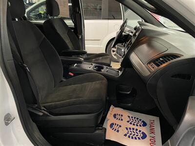 2017 Dodge Grand Caravan SE   - Photo 19 - Saint Louis, MI 48880-9800