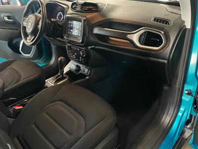 2020 Jeep Renegade Latitude   - Photo 22 - Saint Louis, MI 48880-9800
