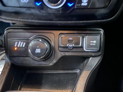 2020 Jeep Renegade Latitude   - Photo 16 - Saint Louis, MI 48880-9800