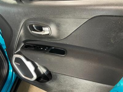 2020 Jeep Renegade Latitude   - Photo 23 - Saint Louis, MI 48880-9800